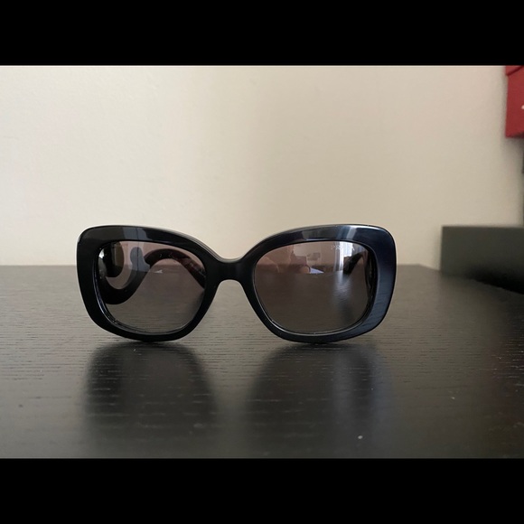 Sunglasses - Picture 1 of 3